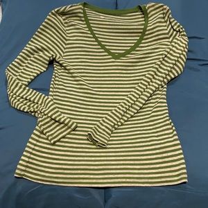 Gap long sleeved tee